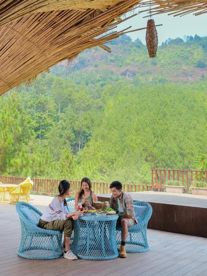 The Lodge Maribaya Cikareumbi Экстерьер фото