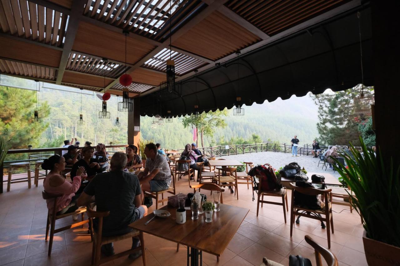 The Lodge Maribaya Cikareumbi Экстерьер фото