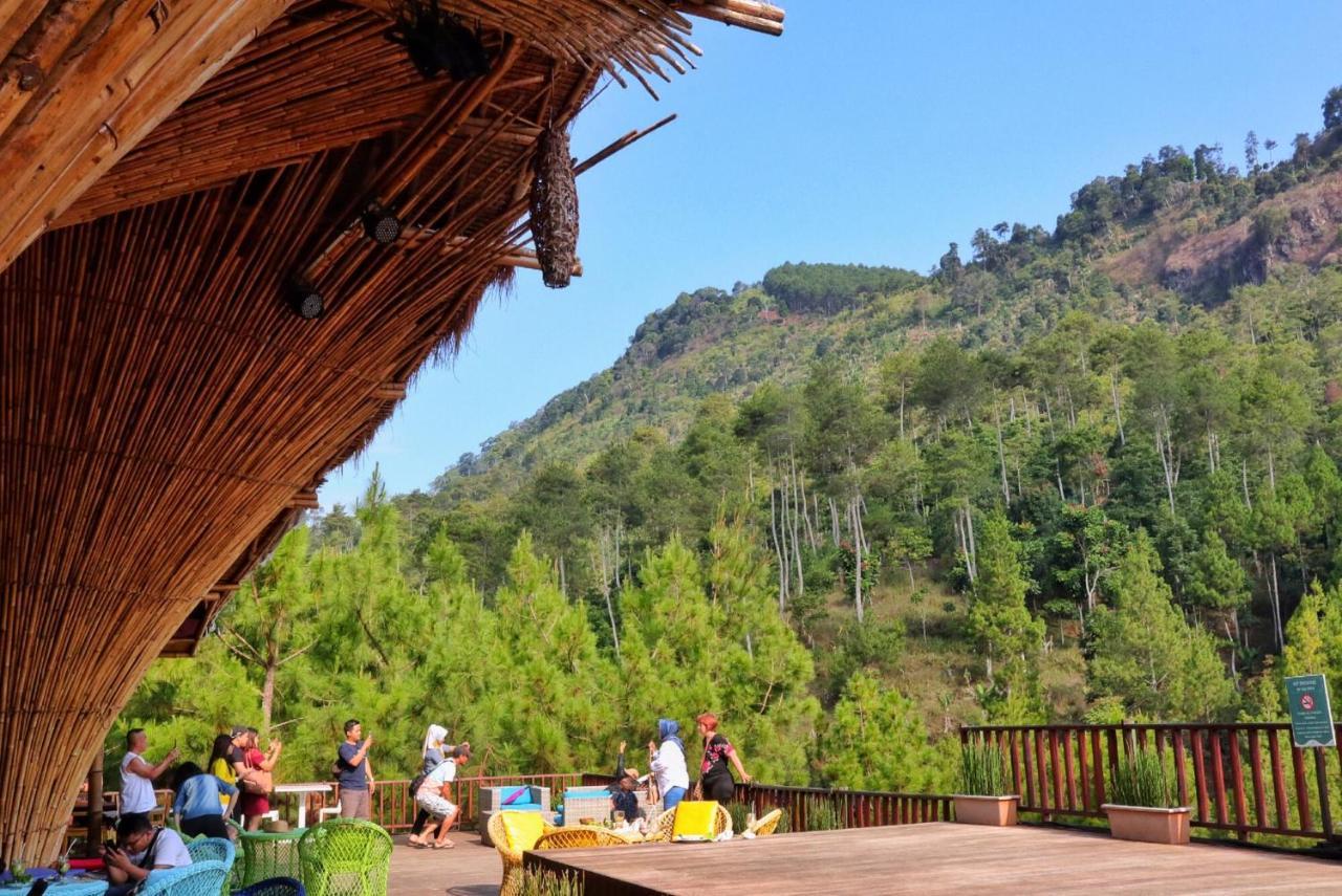 The Lodge Maribaya Cikareumbi Экстерьер фото