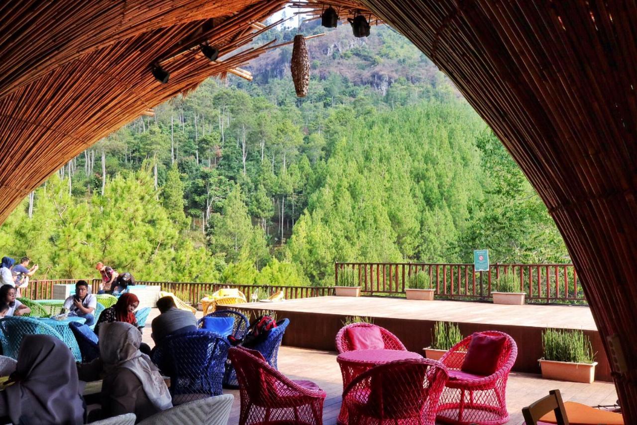 The Lodge Maribaya Cikareumbi Экстерьер фото
