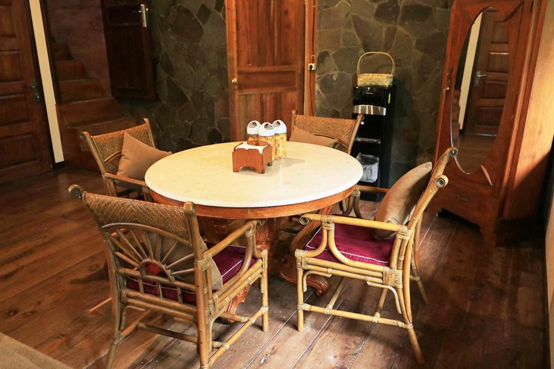 The Lodge Maribaya Cikareumbi Экстерьер фото