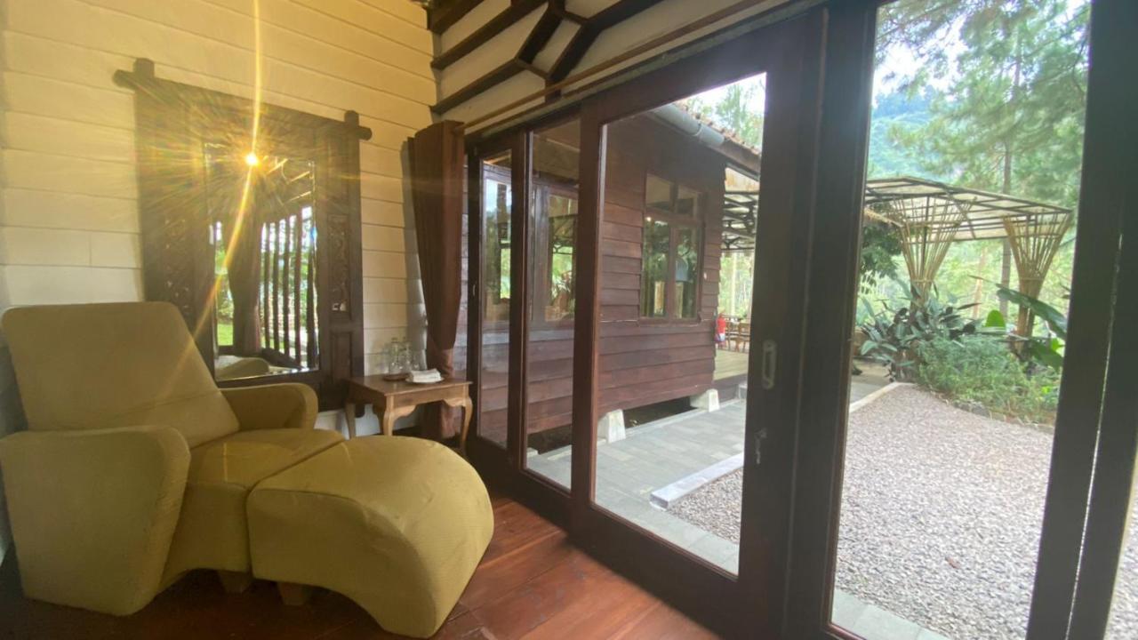 The Lodge Maribaya Cikareumbi Экстерьер фото